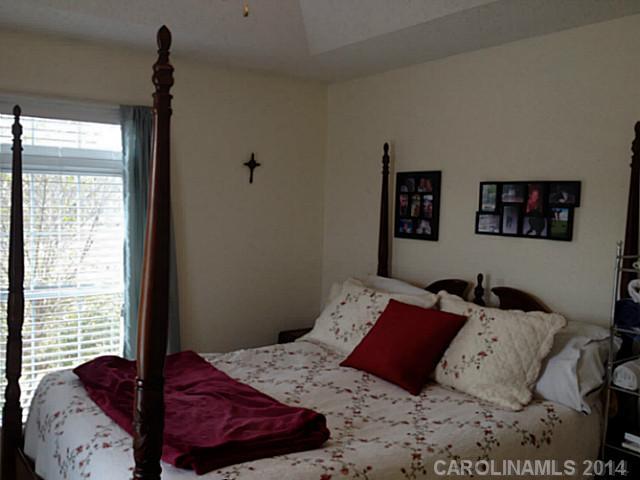 Quail Lakes - Residential