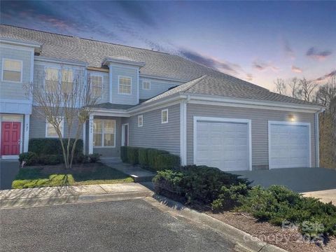 Photo of 929 Claybrook Circle, Gastonia, NC 28054 (MLS # 4308895)