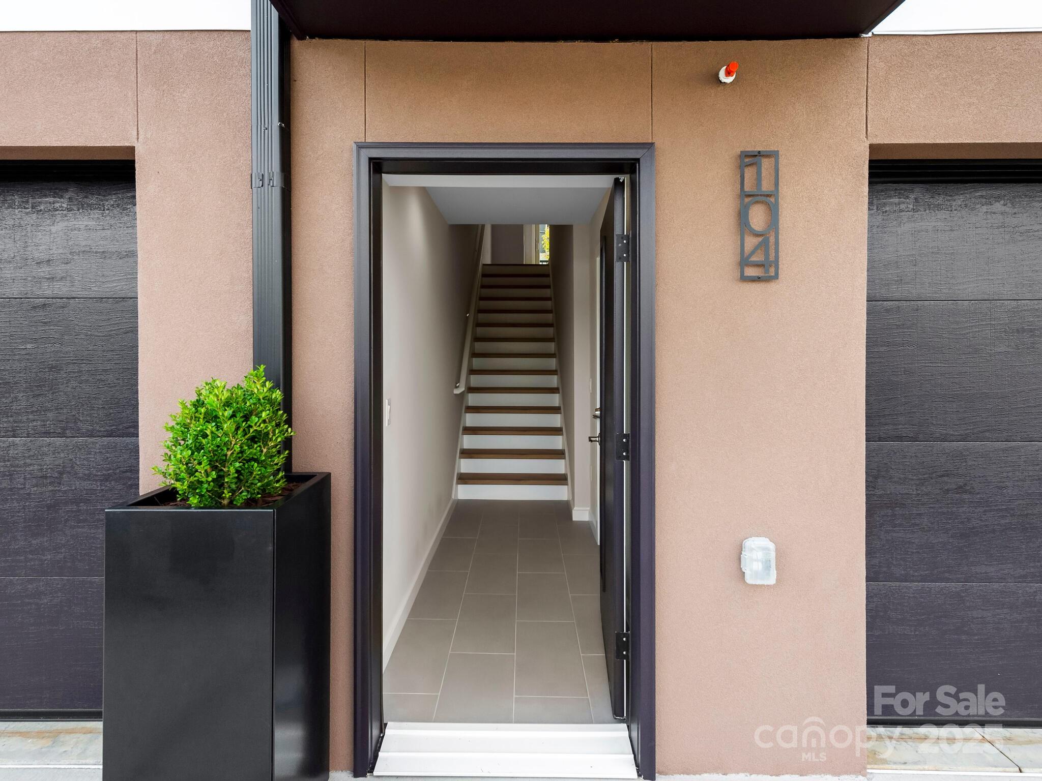 3 Lee Garden Lane 104