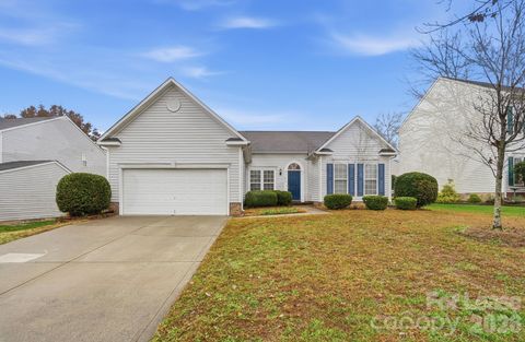 Photo of 11819 Creek Turn Drive, Charlotte, NC 28278 (MLS # 4336557)