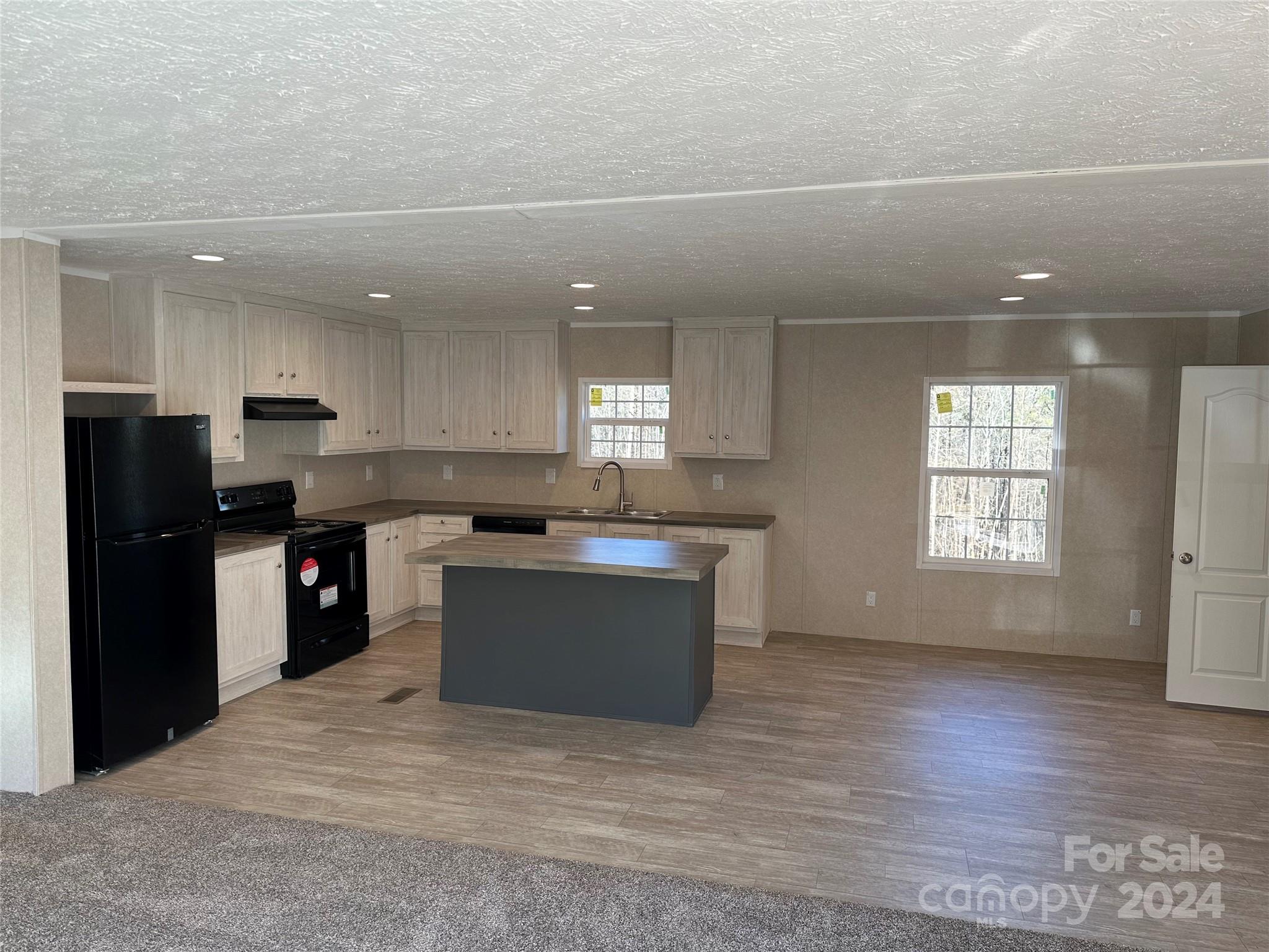 Victorias Landmark - Residential