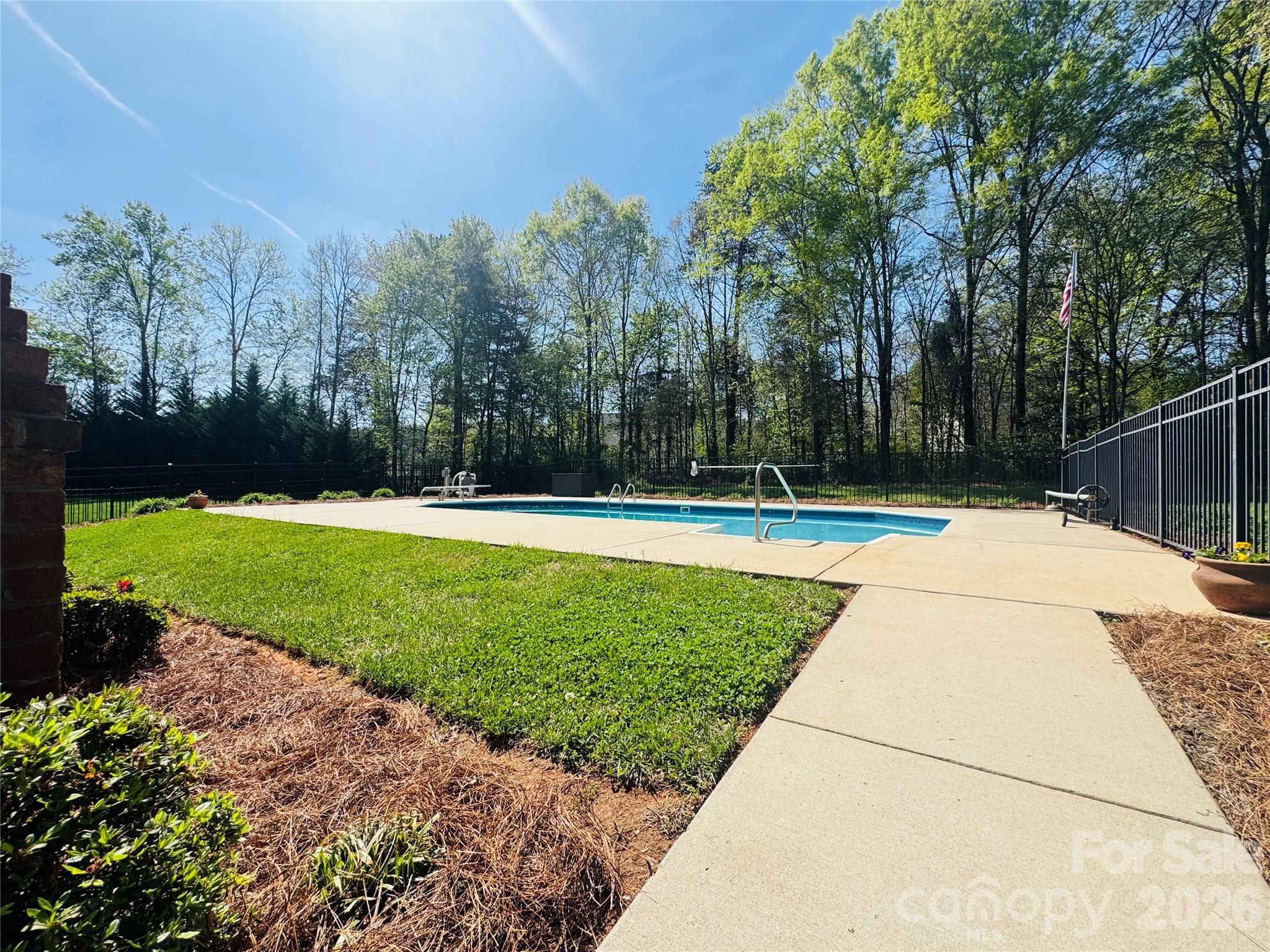 Grand Oaks - Residential