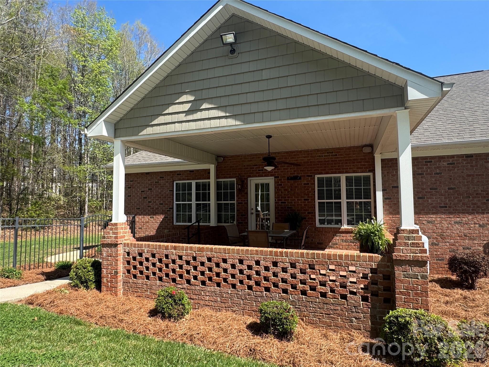 Grand Oaks - Residential