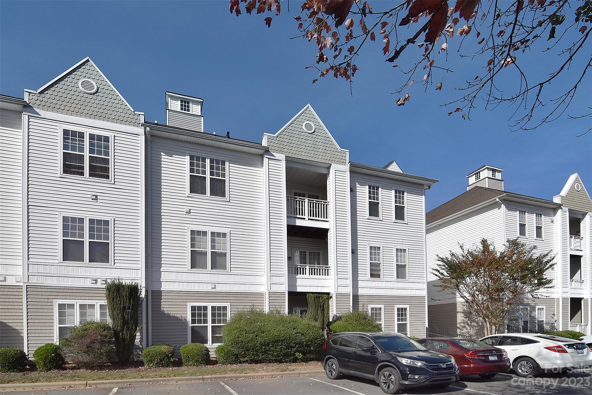 The Terraces at Oakhurst - Residential