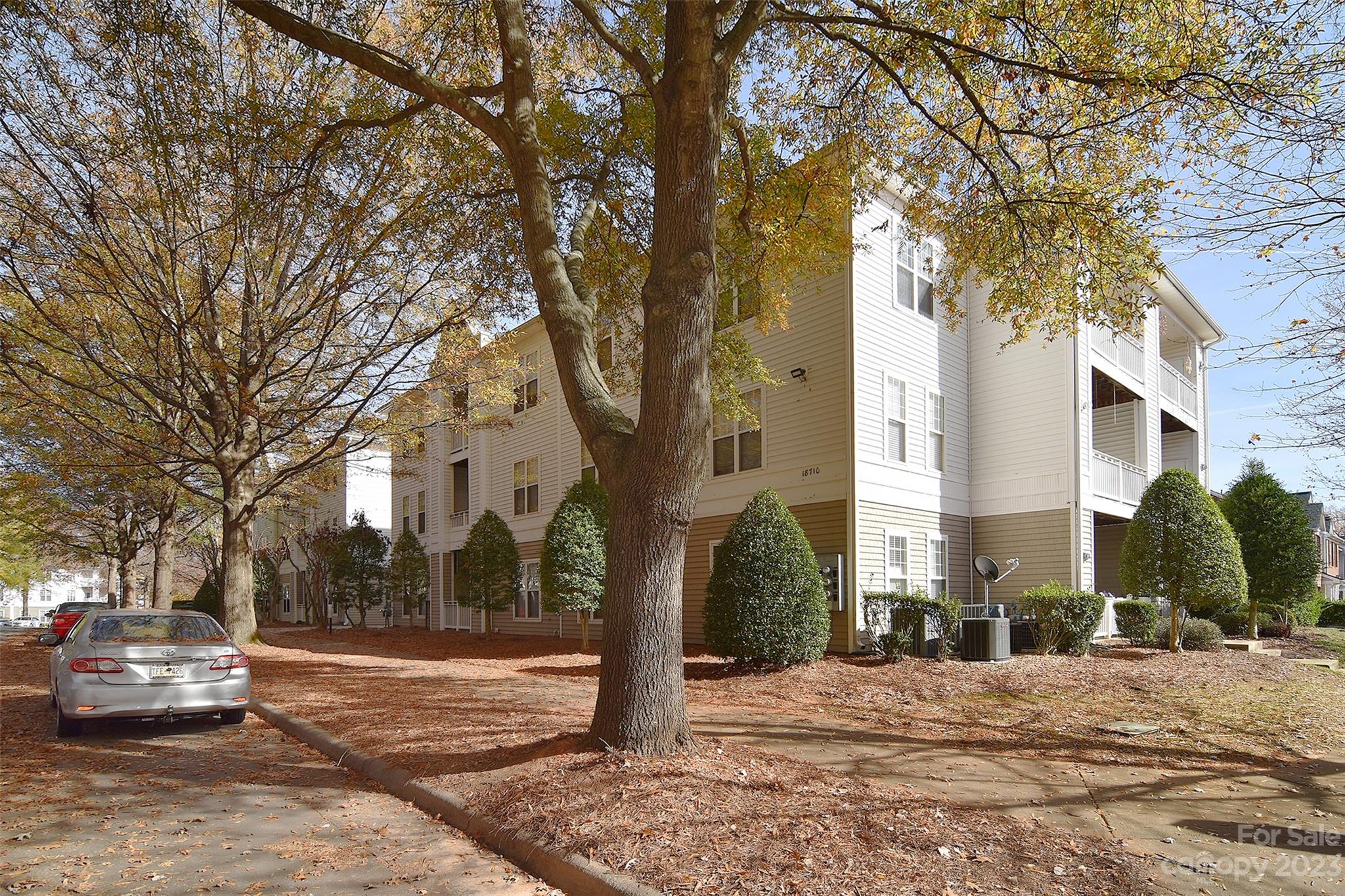 The Terraces at Oakhurst - Residential