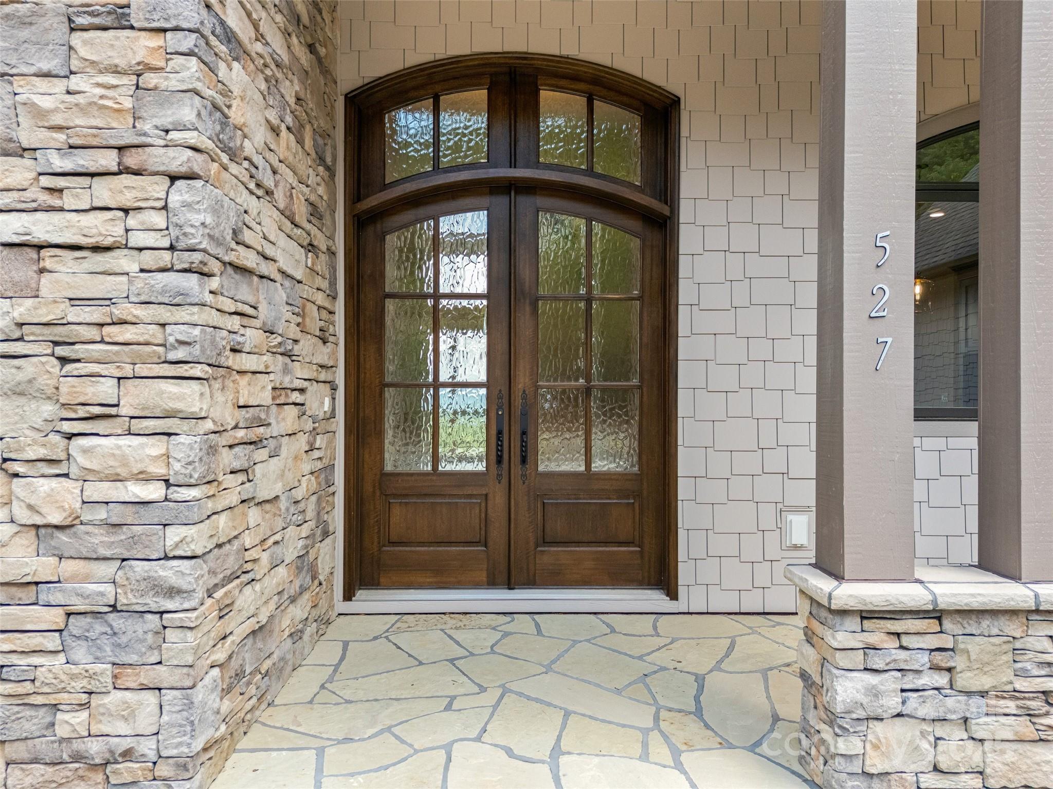 527 Falkirk Way