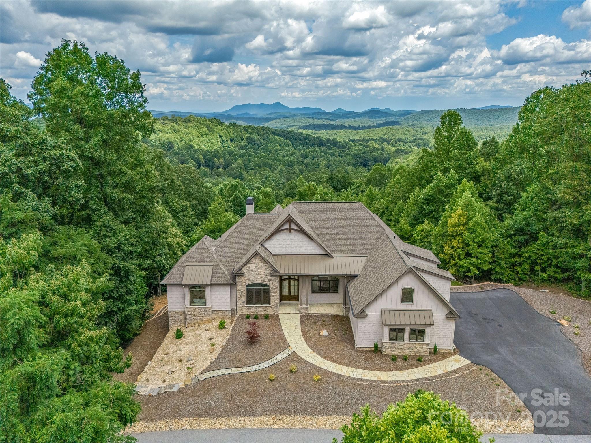 527 Falkirk Way