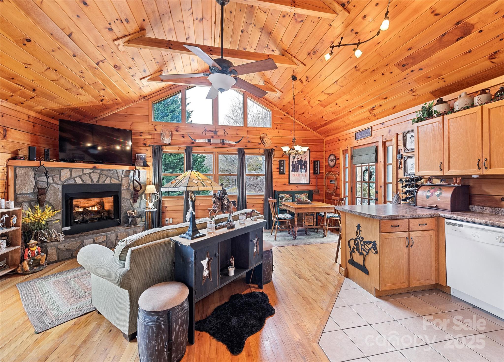 16 Hiawatha Drive
