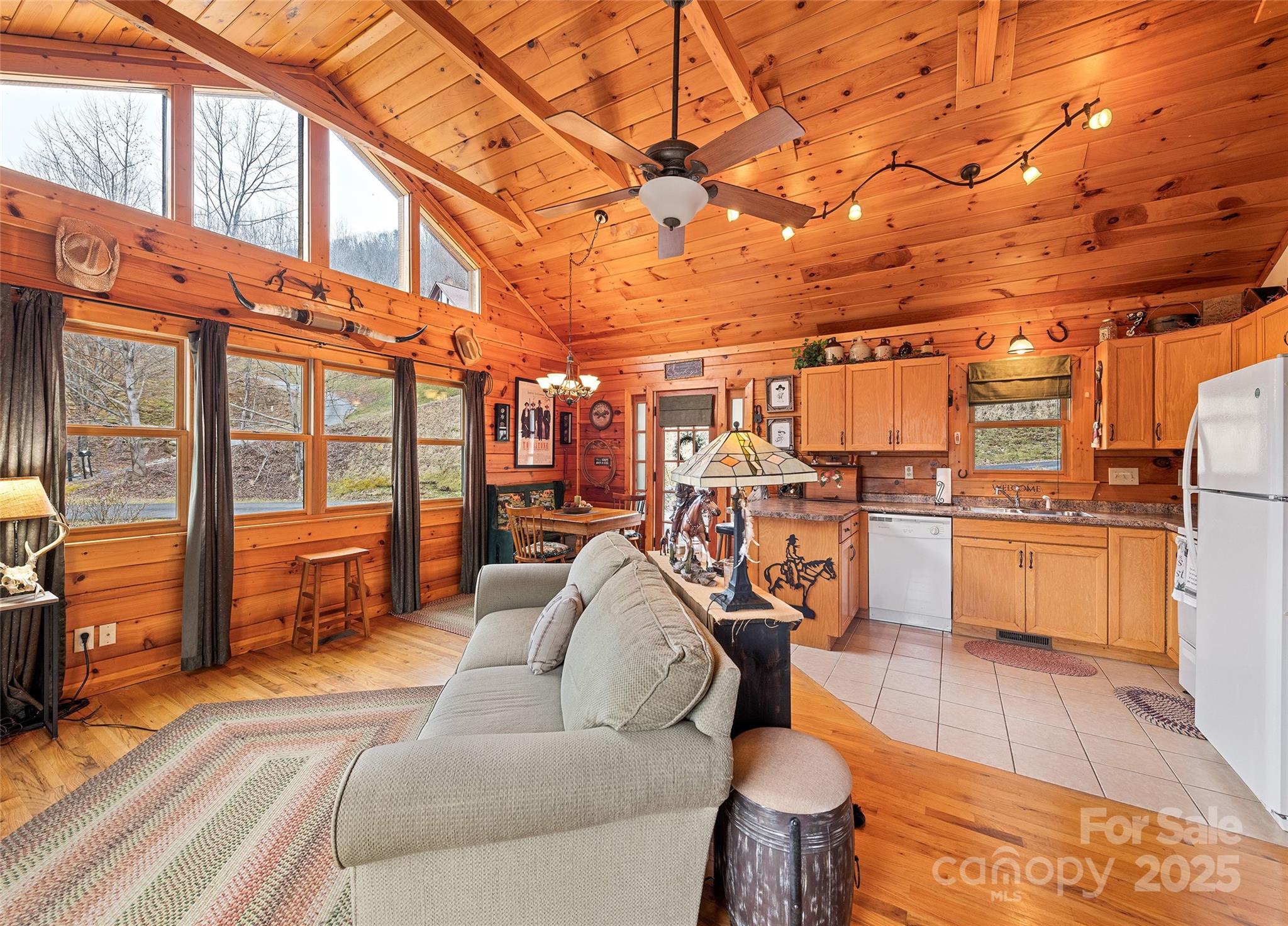 16 Hiawatha Drive