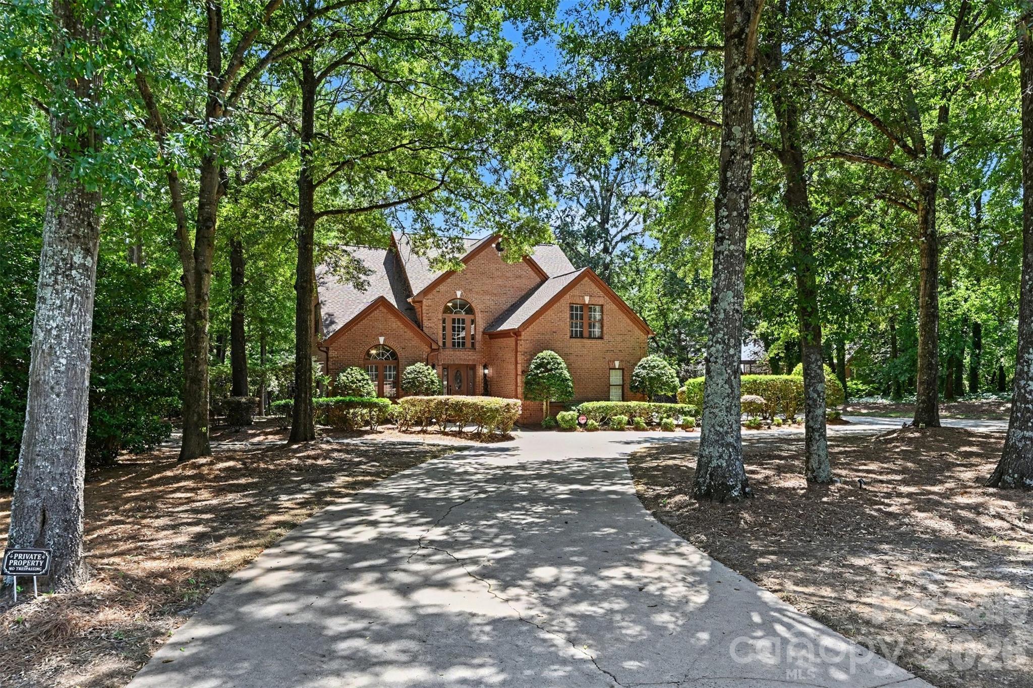 5625 Weddington Road