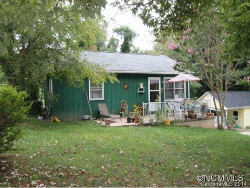 Three single family homes with good rental history in great location. Minutes to downtown, hospital, shopping, schools and much more.