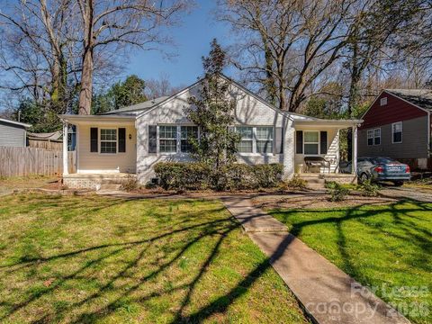 Photo of 5111 Valley Stream Road, Charlotte, NC 28209 (MLS # 4367855)