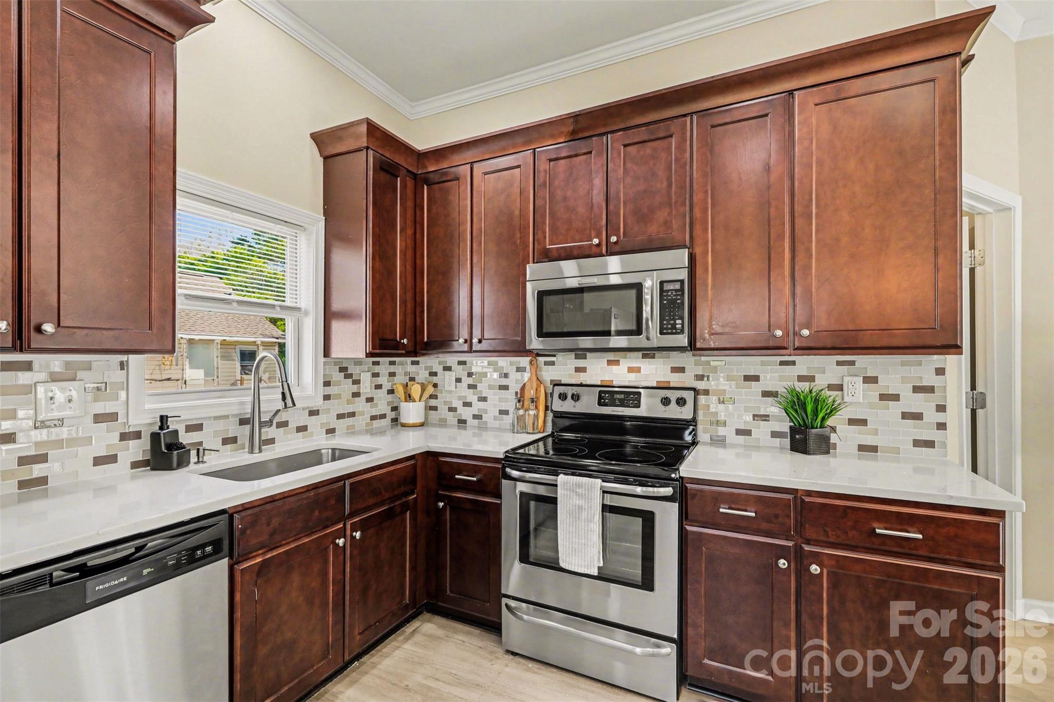 118 Glen Rae Street SW