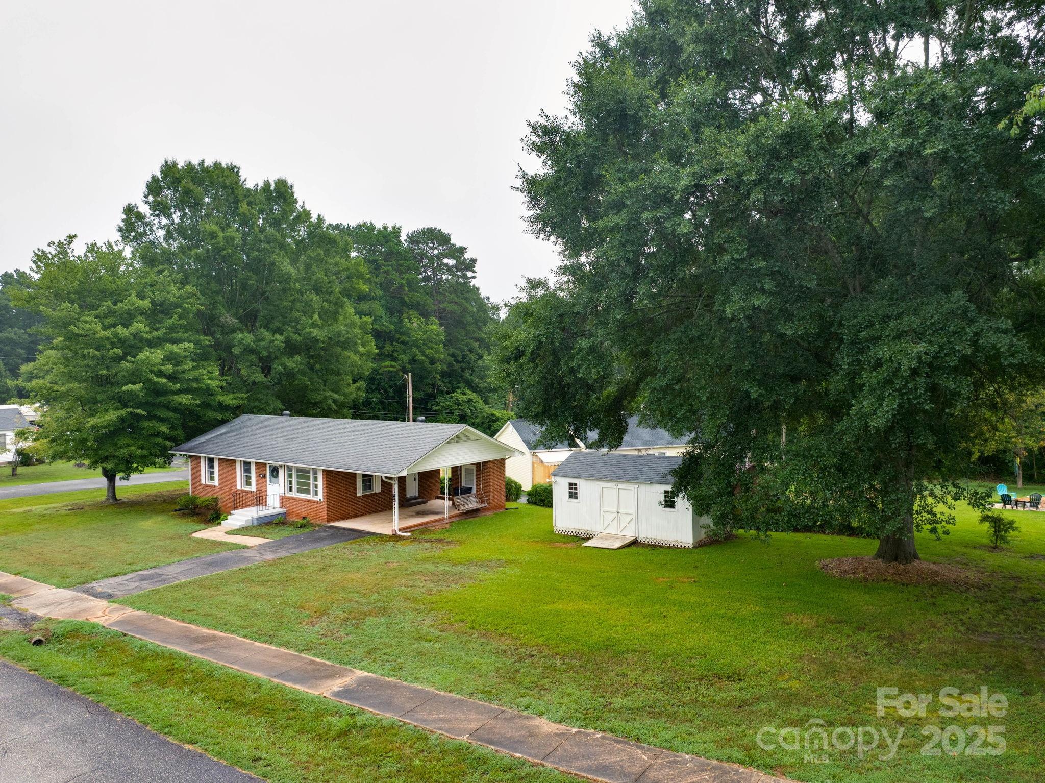 126 E Parkwood Street
