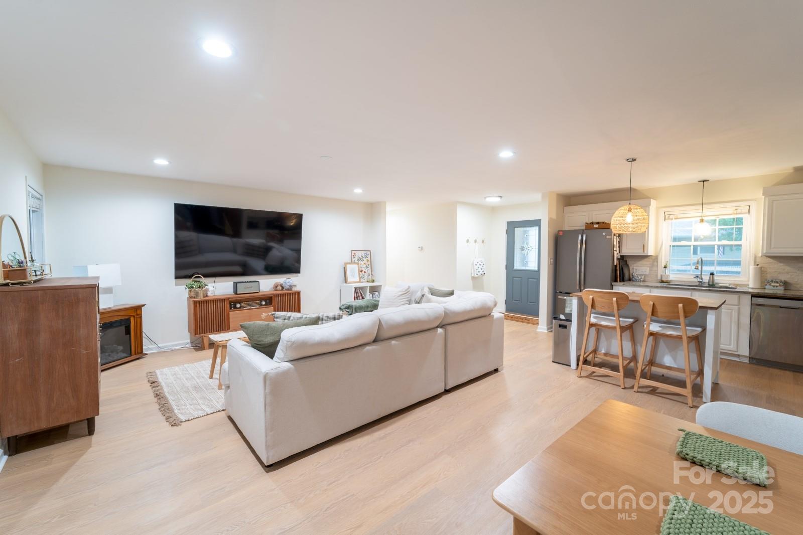 Tega Cay - Residential