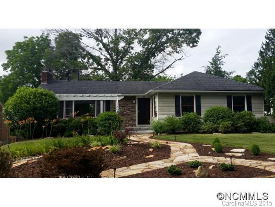 Gorgeous Home close to all Asheville has to offer Beautiful Landscaping, Front Patio w/Pergola, Light Filled Kitchen, Stainless Appliances, Kitchen Skylights, Ceiling Fans, Tile and HW Floors, Deck with YR Mountain Views and Gas for BBQ grill,Open Living Room with FP/Gas Logs and Built Ins, Fin Family Room/Wet Bar, Built Ins and Walk In Cedar Closet, Numerous Closets/Storage Areas, Workshop can convert to Garage, MOVE IN READY EMD to Attny