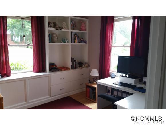 Larchmont Park - Residential