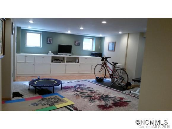 Larchmont Park - Residential