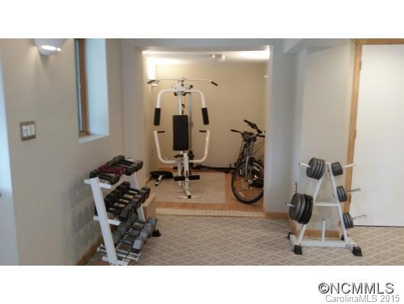 Larchmont Park - Residential