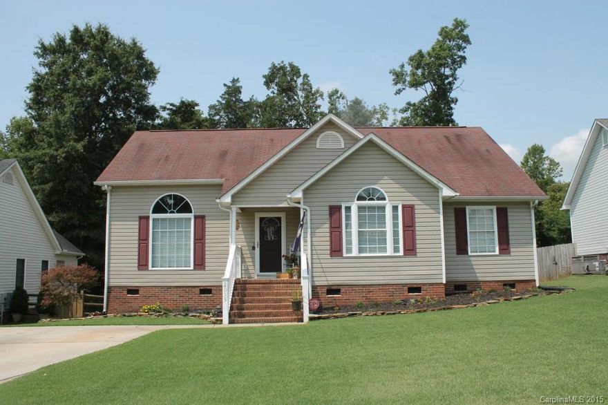 Adorable ranch home is sure to impress! Looks like a model home. Super clean and move in ready. Open floor plan, beautiful hardwood floors, updated kitchen and vaulted ceilings. Awesome backyard with lots of trees, huge deck, patio with firepit and large storage room.