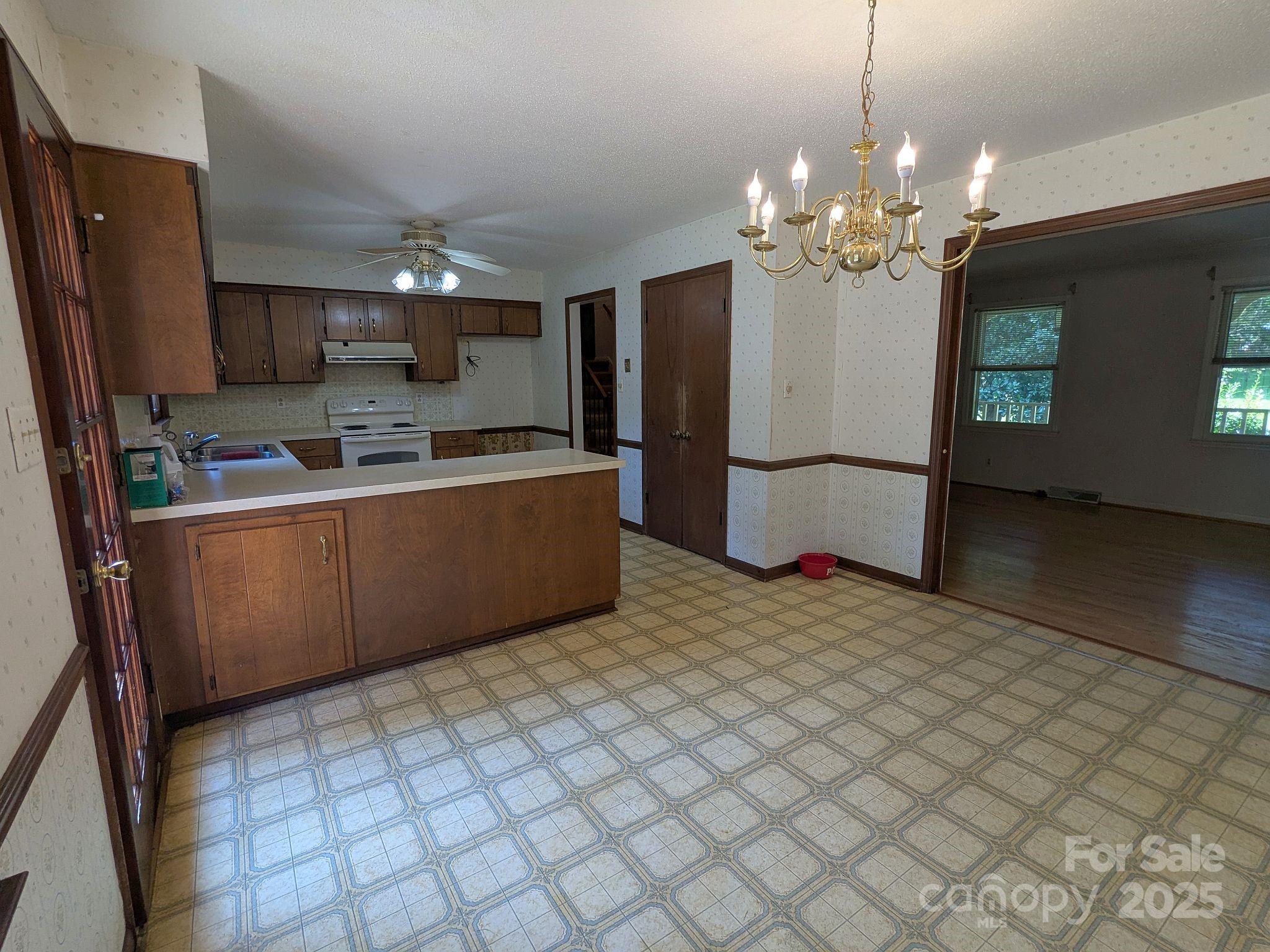 105 Redcoat Drive