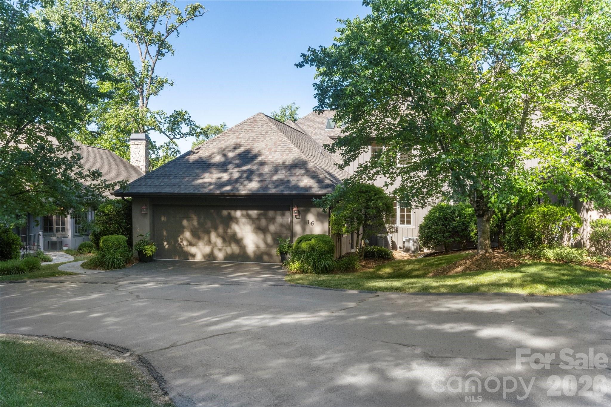 16 Hollyberry Lane