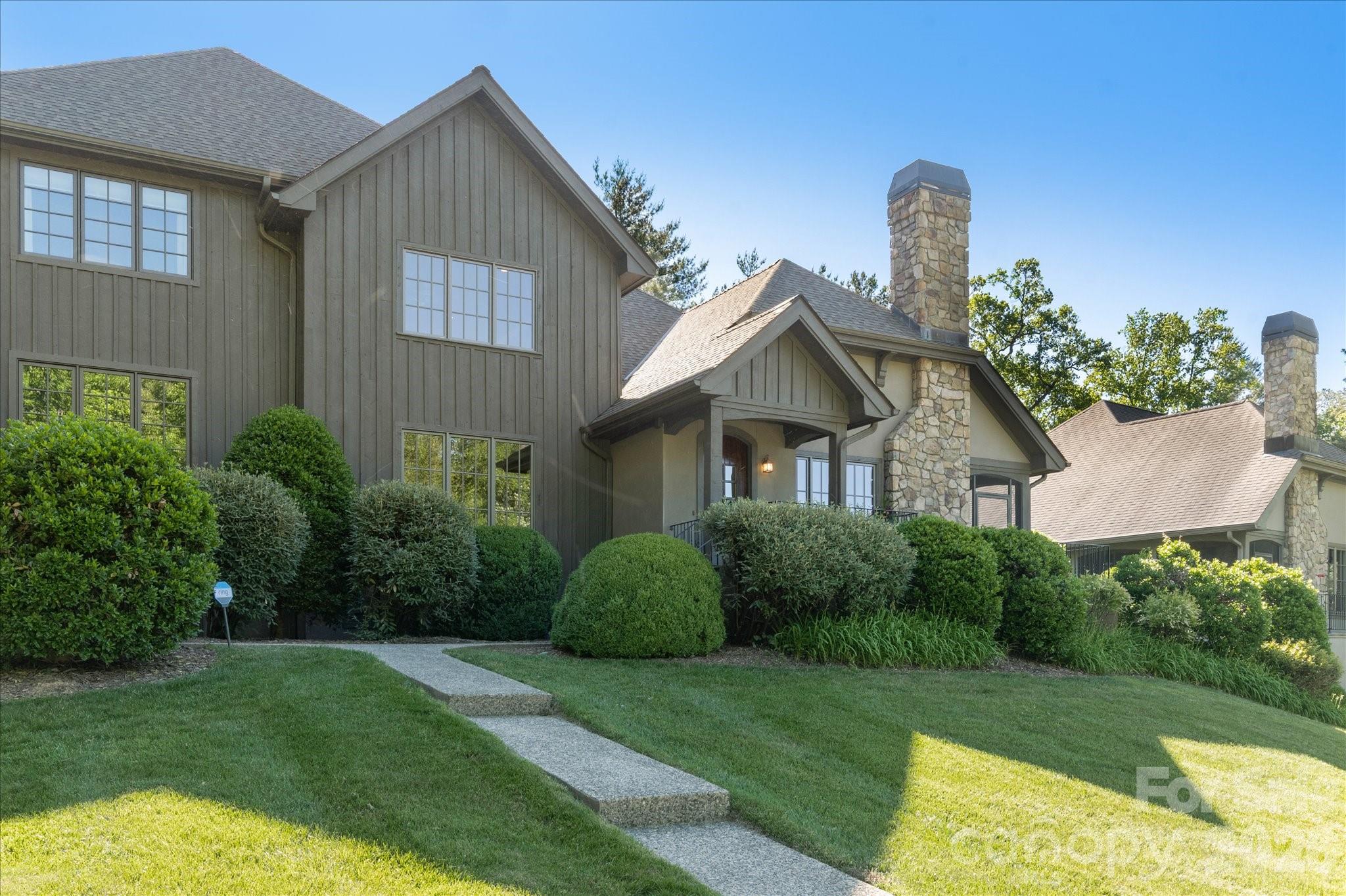 16 Hollyberry Lane