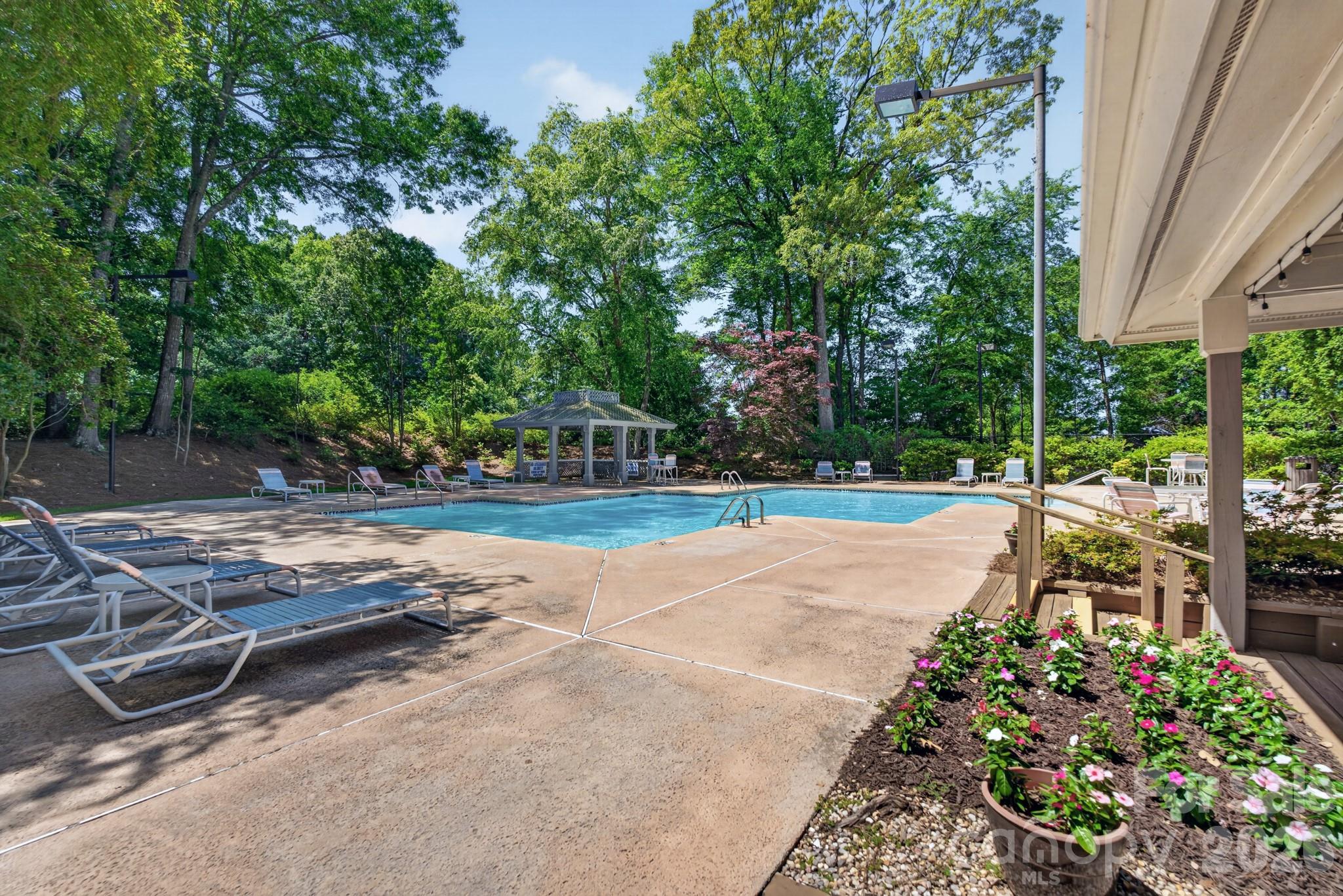 Lake Club - Residential