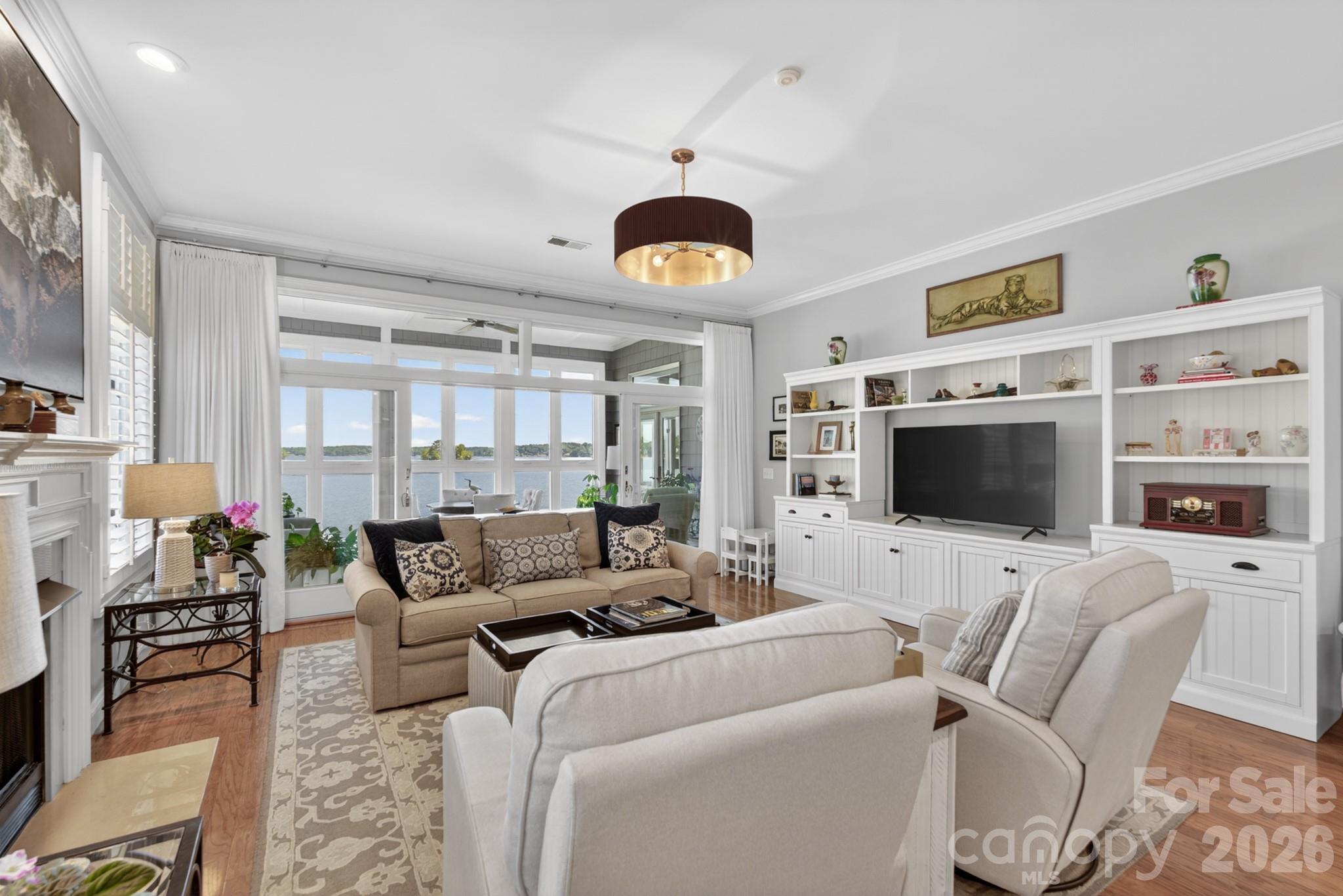 Lake Club - Residential