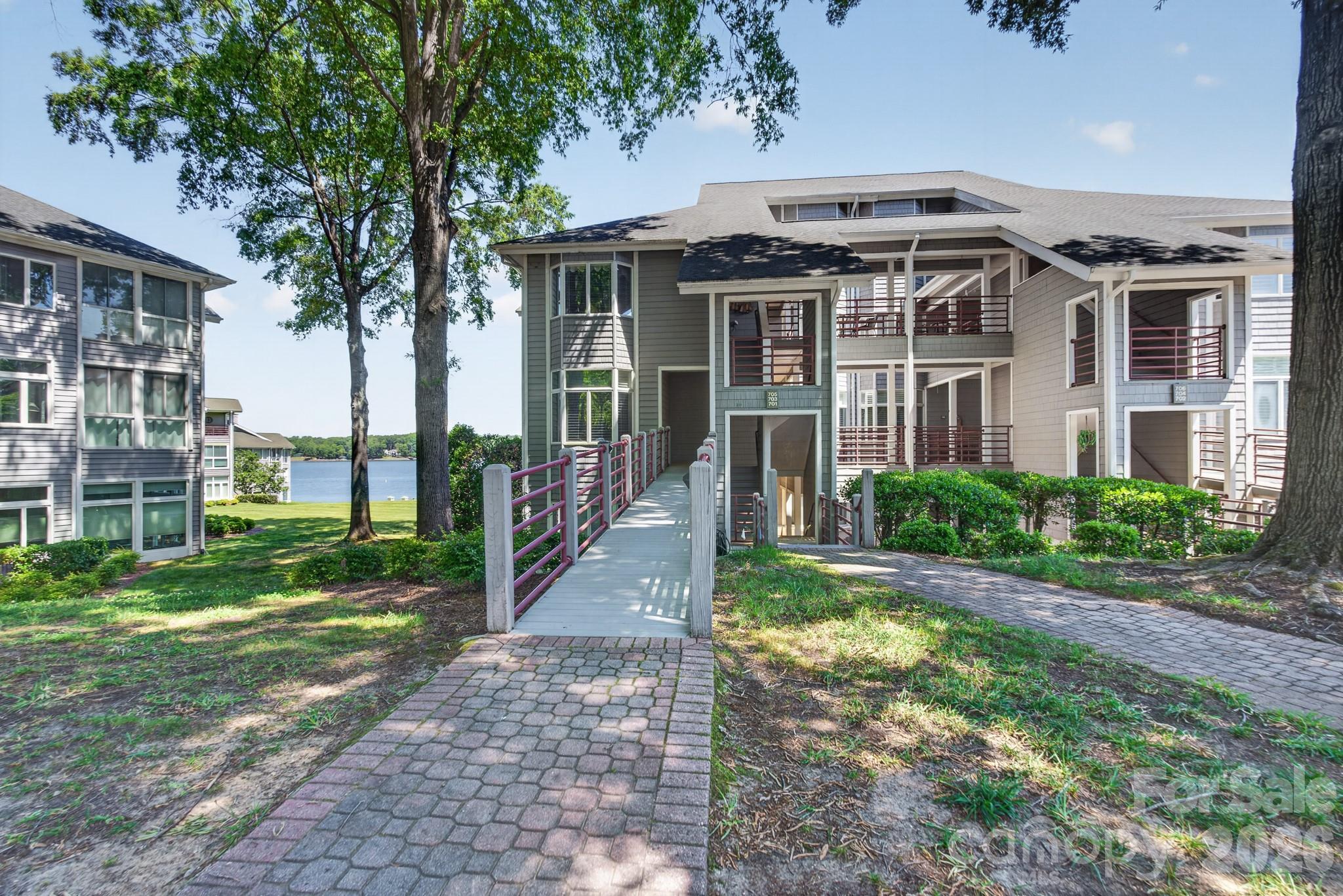 Lake Club - Residential