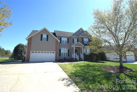 Photo of 1505 Forest Pointe Lane, Gastonia, NC 28056 (MLS # 4360660)