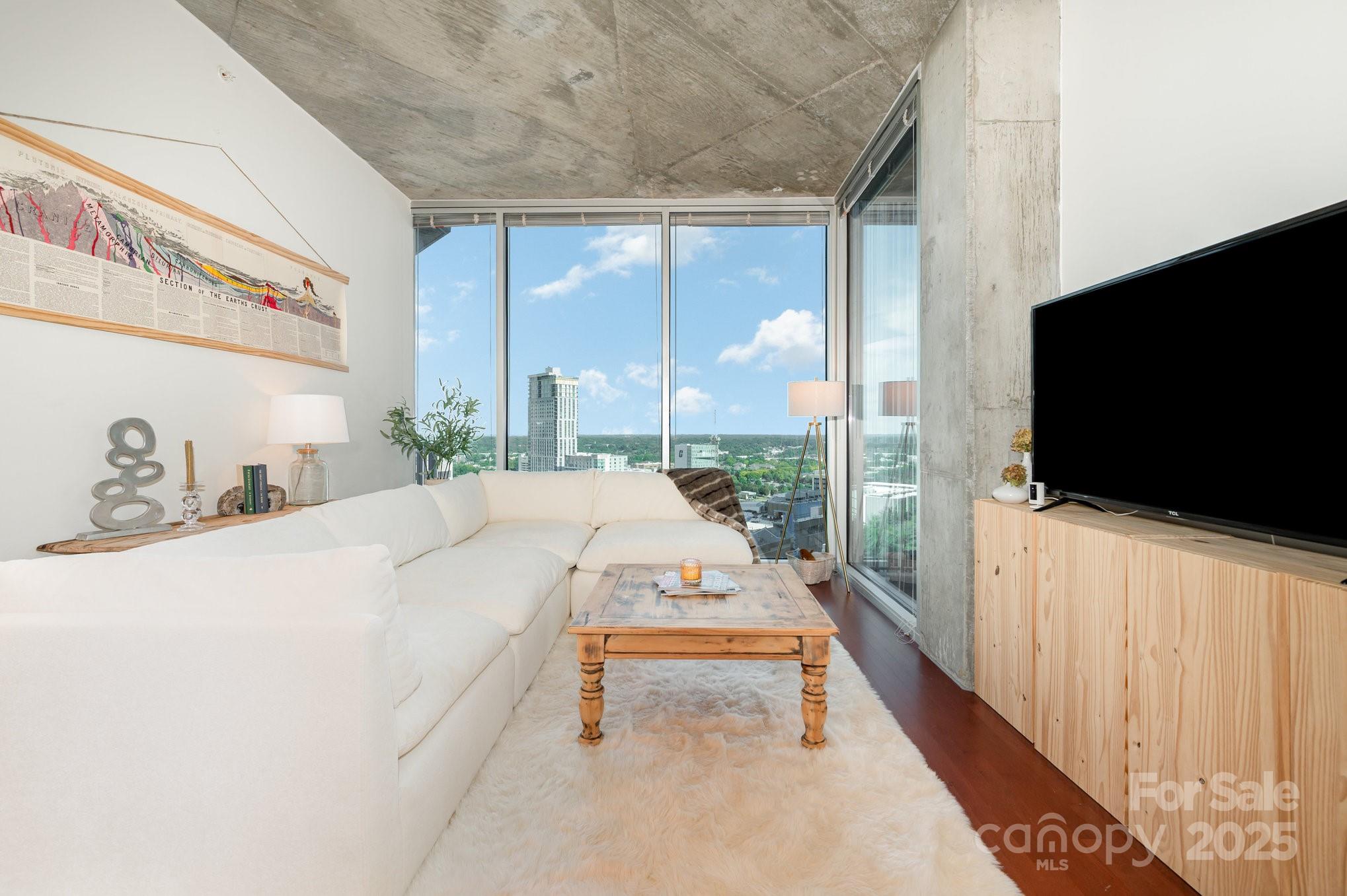 210 N Church Street N 1709