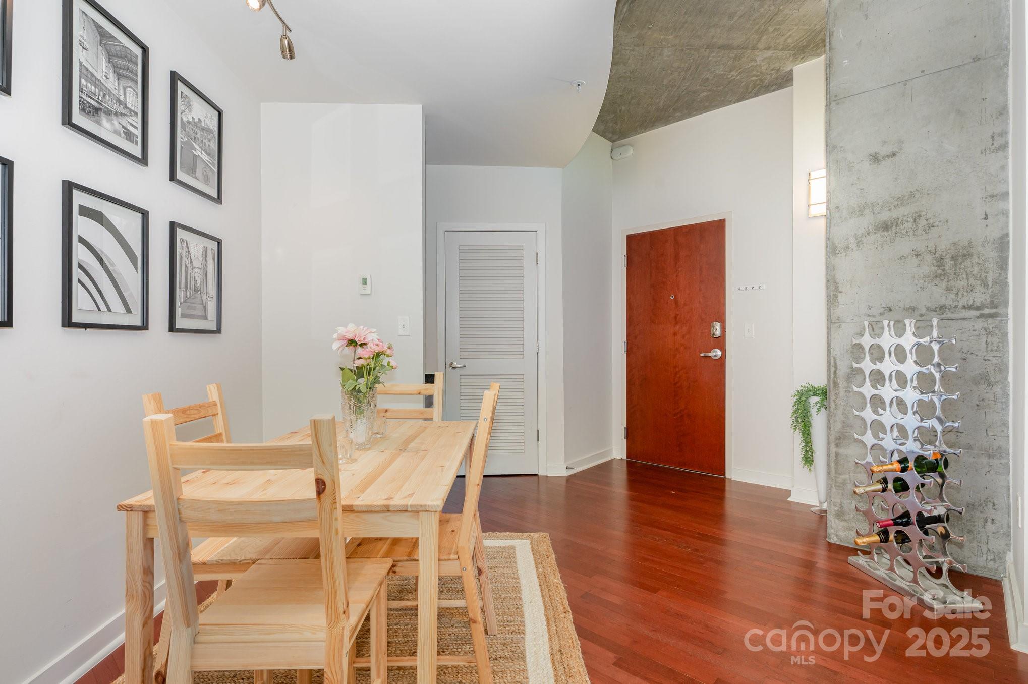 210 N Church Street N 1709