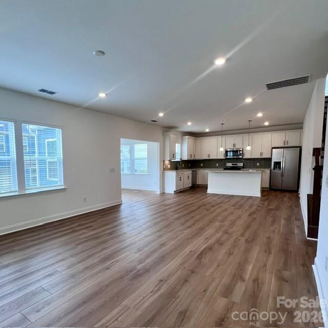 707 Cranberry Way