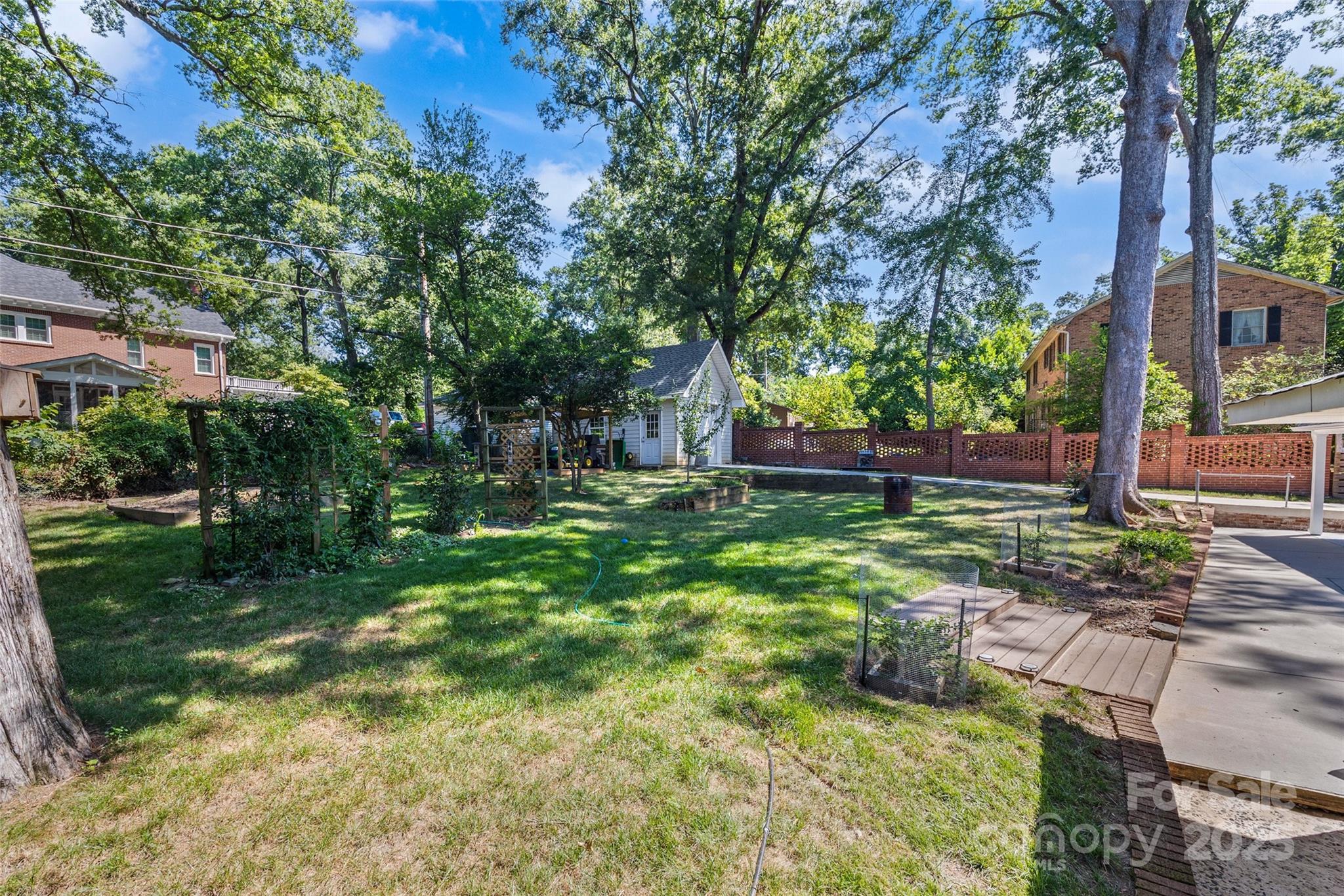 Seventeen Acres - Residential