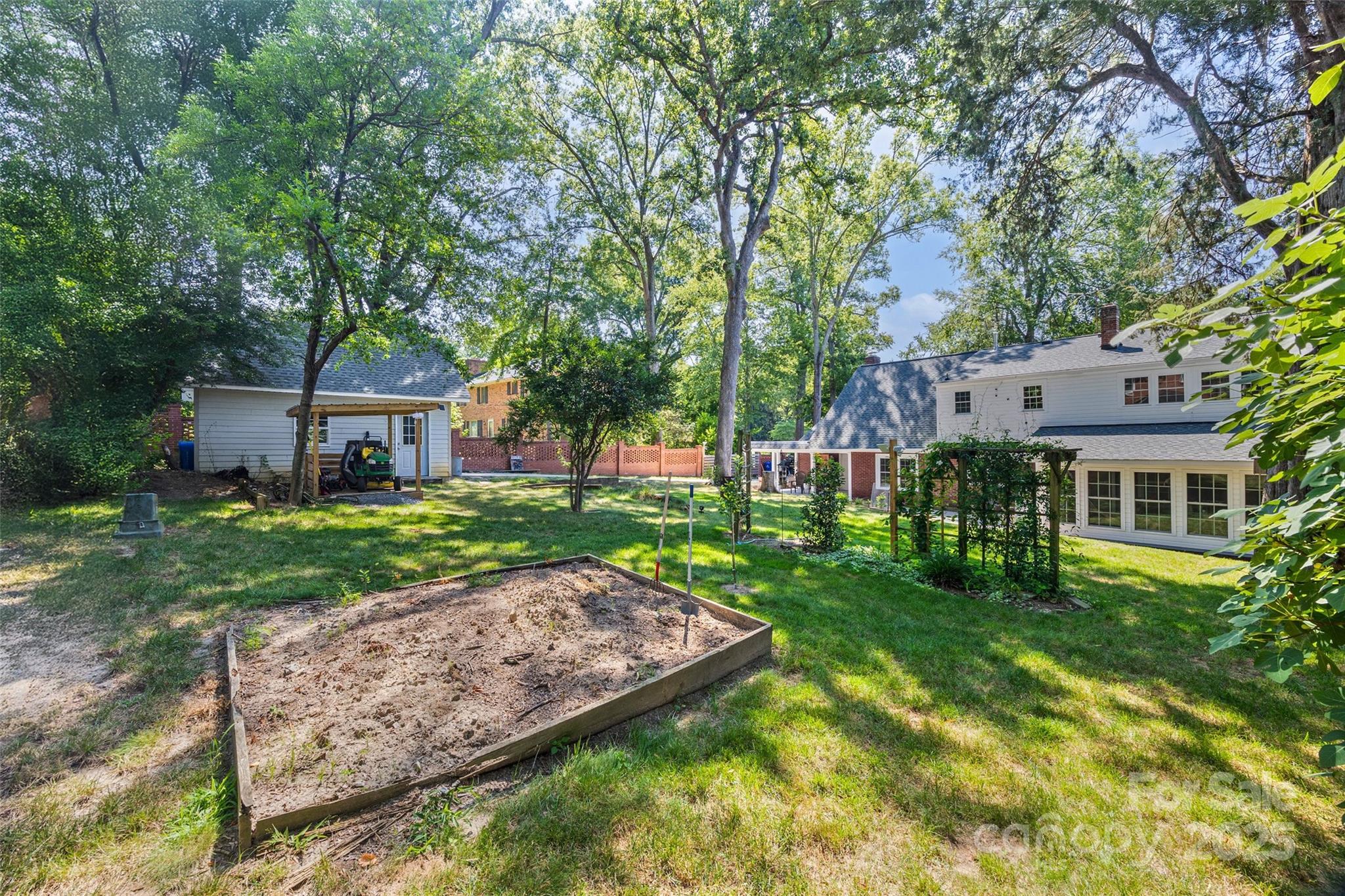 Seventeen Acres - Residential