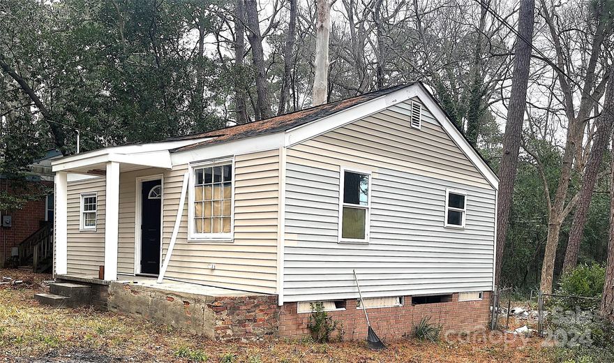 CALLING ALL INVESTORS!

Almost completed renovation project.  2 bedroom, 1 bath bungalow 5 minute car ride to I-20, nestled between 321 and N Main Street, accessibility to shops is a breeze. 

Work completed so far (New): plumbing, electrical, roof, siding, Kitchen Cabinets, Countertops, all flooring throughout, Tub/shower combo, Vanity. 

Please note, Electric, Water & Gas are NOT Active at moment. You will have to establish services upon completion of this project.

SELLING AS IS. CASH SALE ONLY