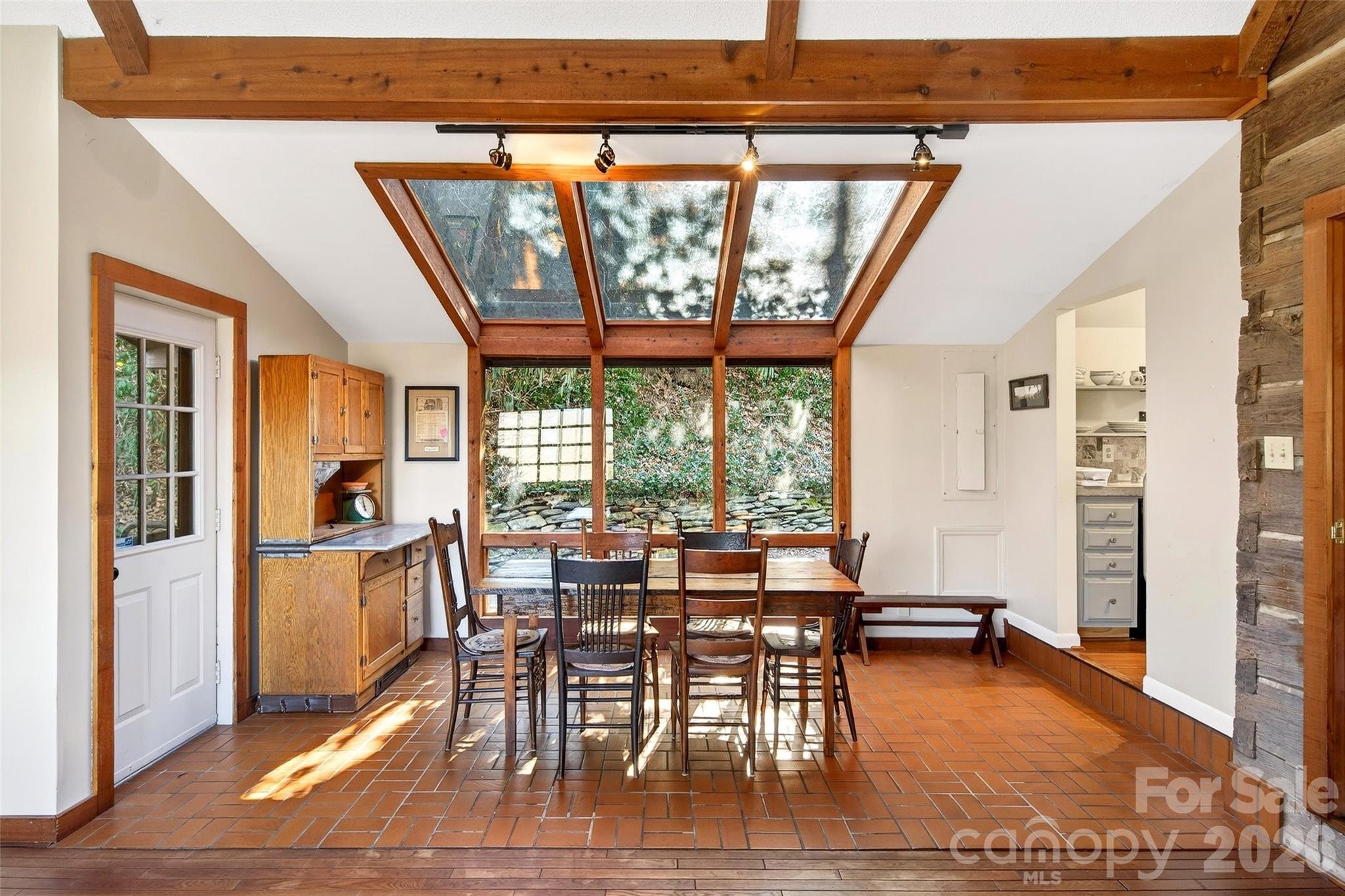 951,953,955,959 NC 9 Highway