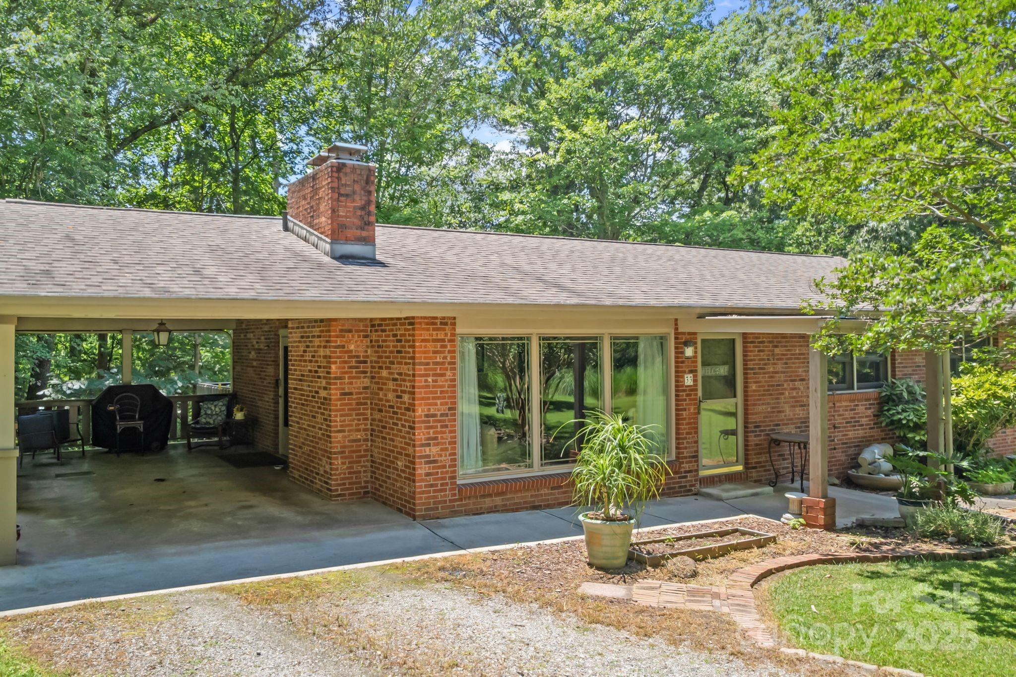 33 & 34 Grandview Court