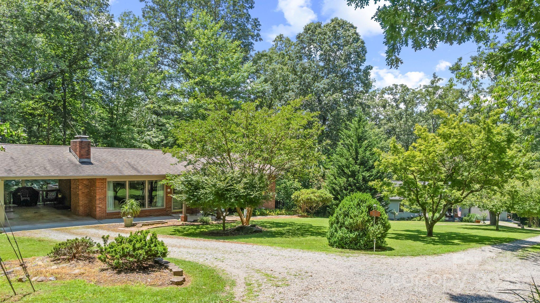 33 & 34 Grandview Court