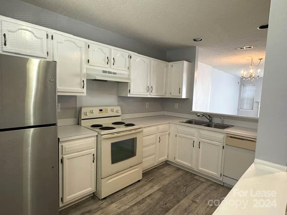 Roxborough - Residential Lease