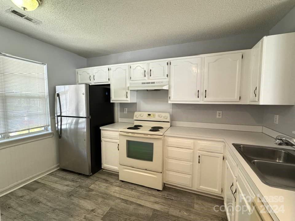 Roxborough - Residential Lease