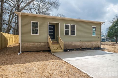 1010 E Catawba Street Lincolnton NC 28092