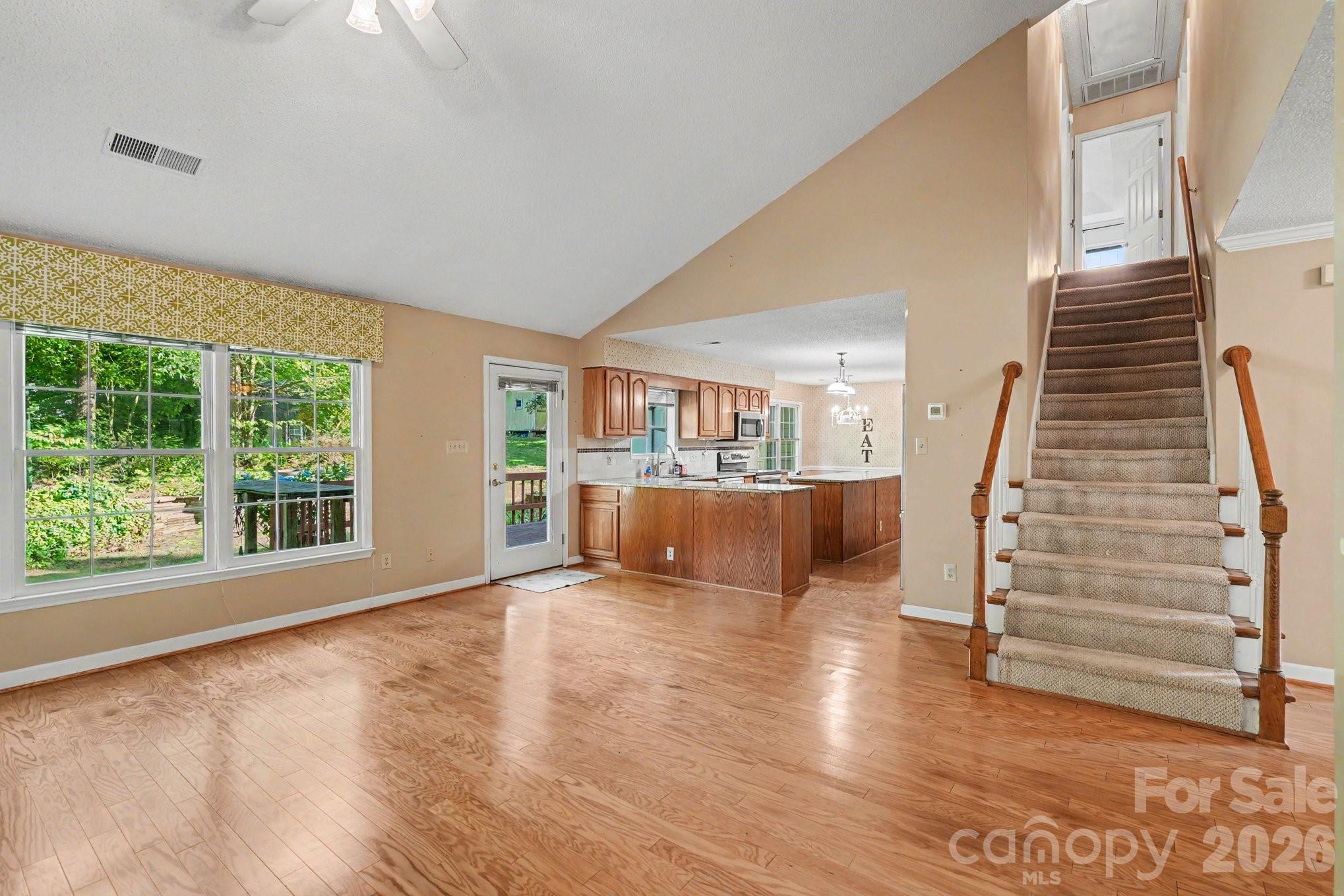 3032 Oakcroft Drive