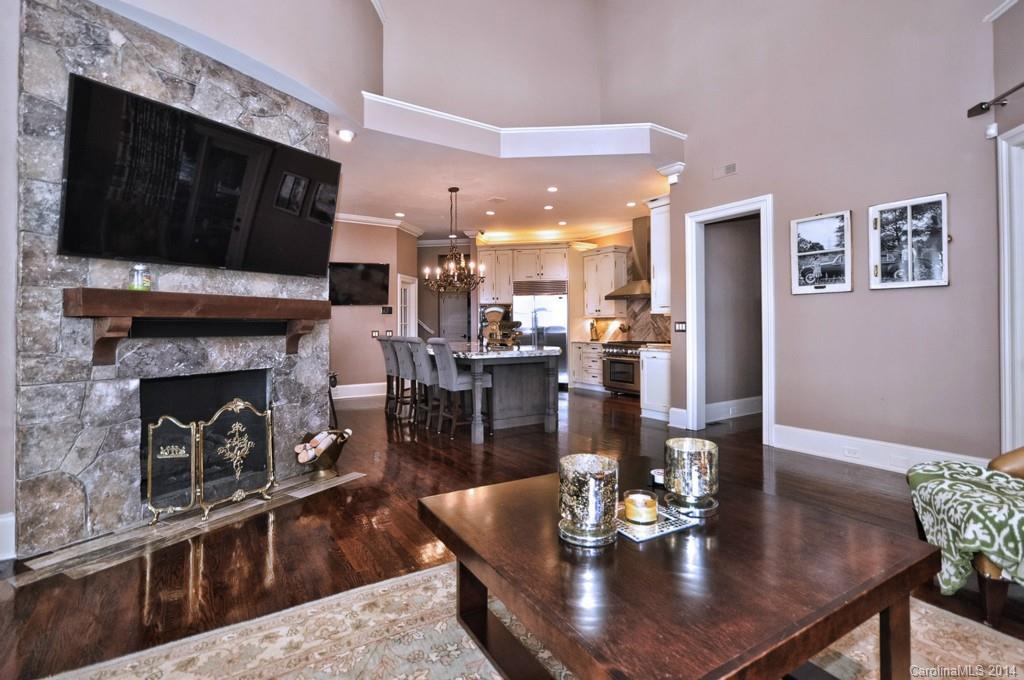 The Peninsula - Residential