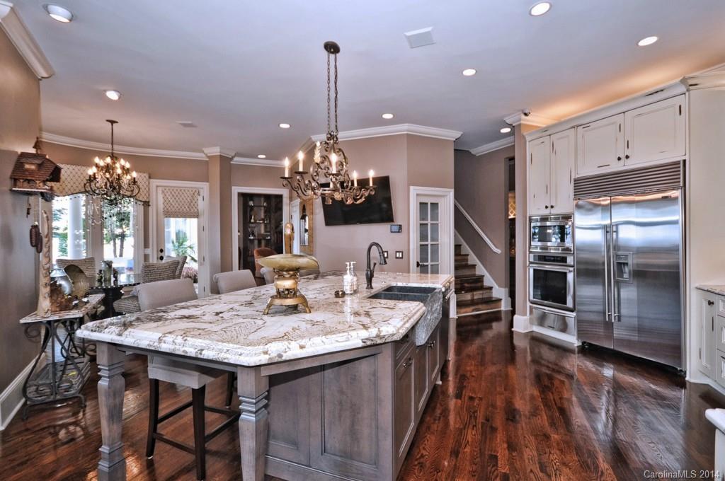 The Peninsula - Residential