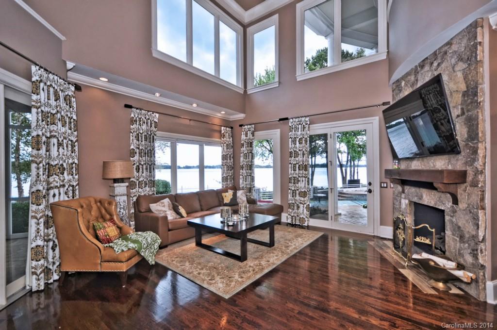 The Peninsula - Residential