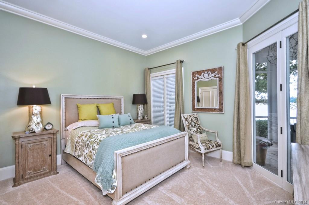 The Peninsula - Residential