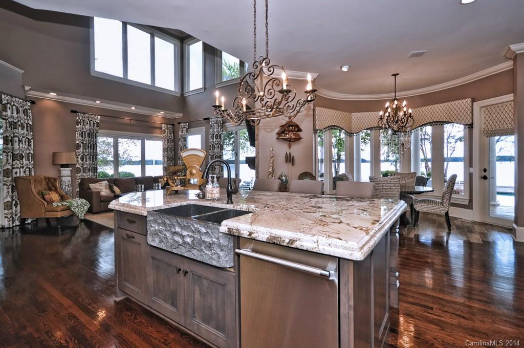 The Peninsula - Residential