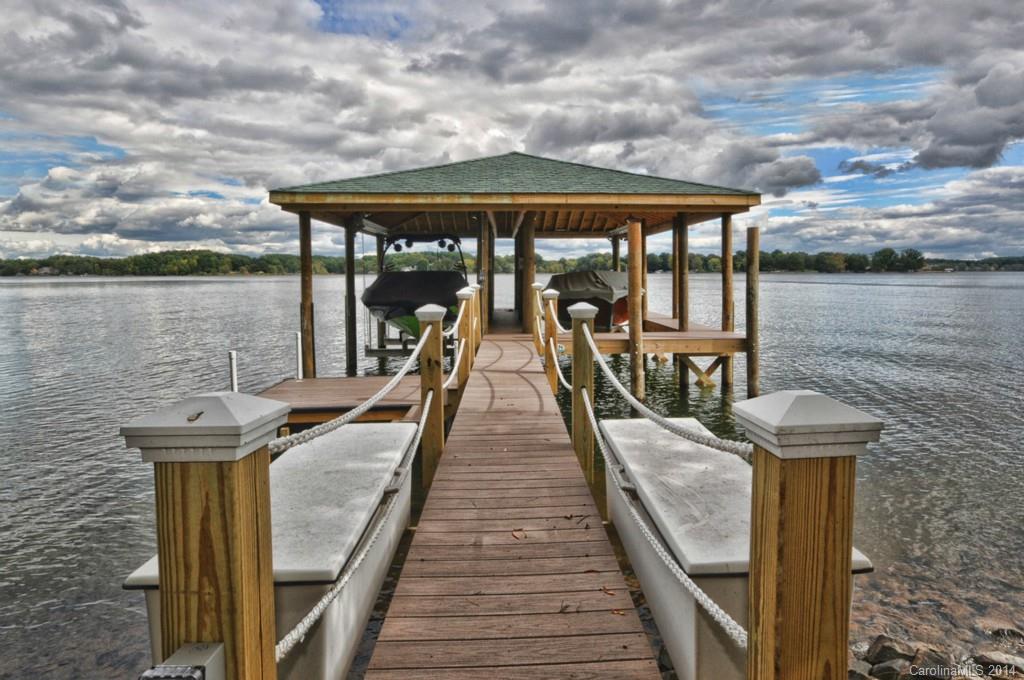 The Peninsula - Residential